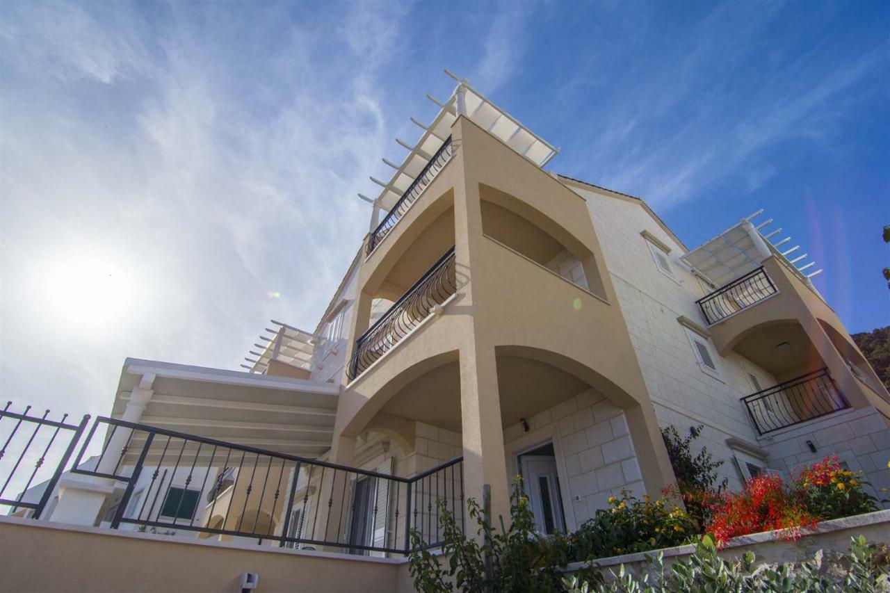 Villa Marina - Sea View Bol Exterior photo